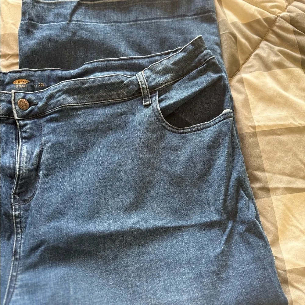 Woman’s Plus Size Wide Leg Jeans Buttery Soft Stretch 28W Old Navy - Picture 8 of 15
